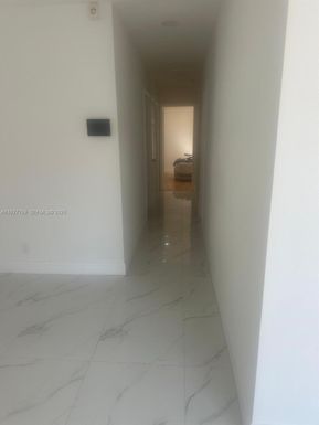 6750 Allen St, Hollywood FL 33024