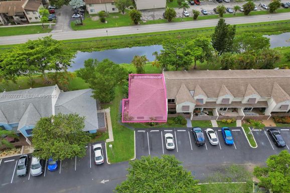 251 W Hemingway Cir, Margate FL 33063