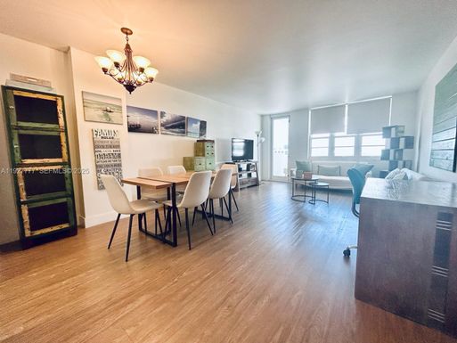 100 Lincoln Rd # 922, Miami Beach FL 33139