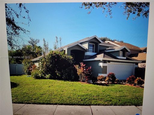 1077 Summer Lakes Dr, Orlando FL 32835