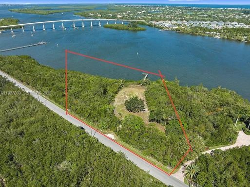 250 Live Oak Dr, Vero Beach FL 32963