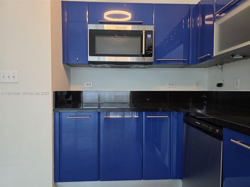 253 NE 2nd St # 324, Miami FL 33132