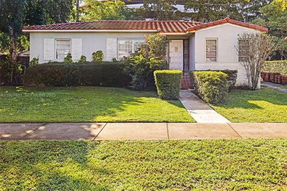 3310 SW 21st St, Miami FL 33145