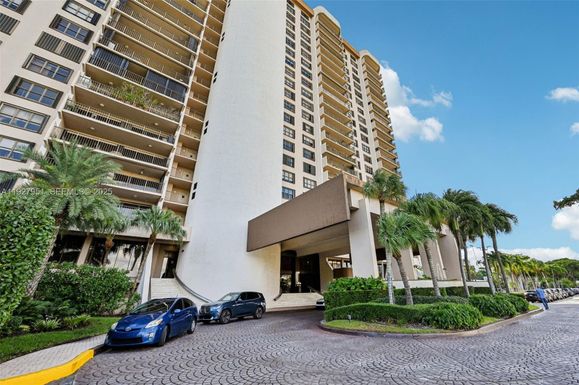 1800 NE 114th St # 1004, Miami FL 33181