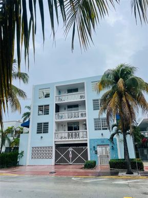 335 Collins Ave # 302, Miami Beach FL 33139