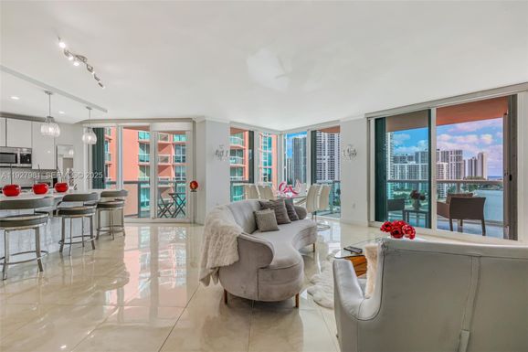 3370 Hidden Bay Dr # 1207, Aventura FL 33180