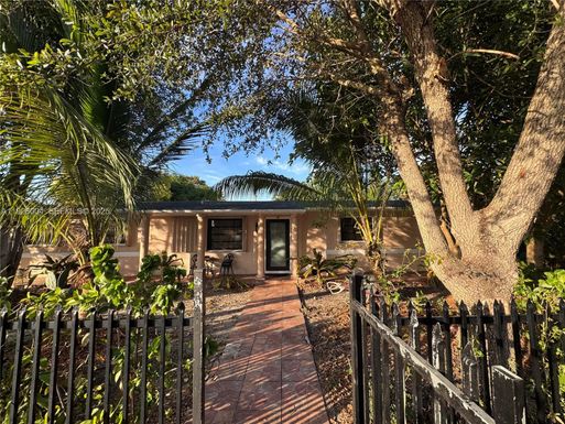 111 NE 175th St, North Miami Beach FL 33162