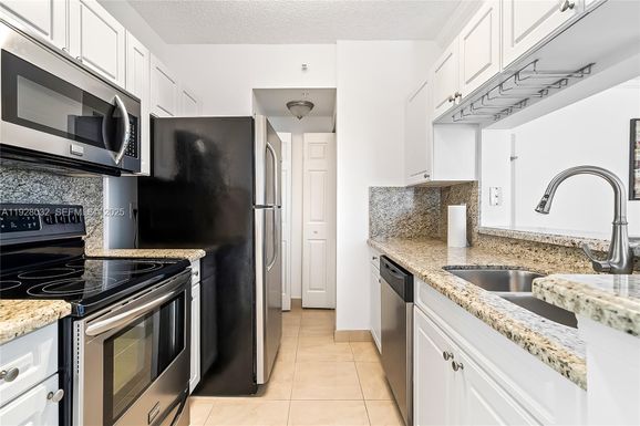 17150 N Bay Rd # 2618, Sunny Isles Beach FL 33160