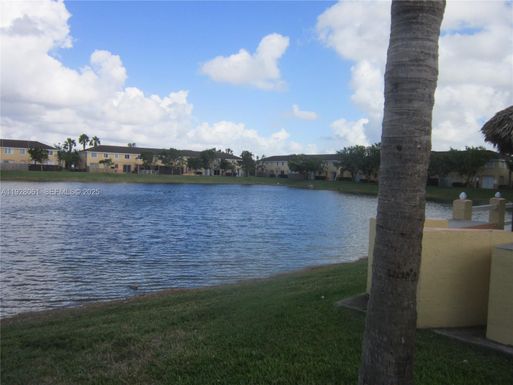1652 SE 28th St # 105, Homestead FL 33035