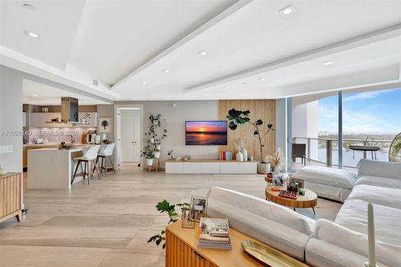 17111 Biscayne Blvd # 2308, North Miami Beach FL 33160