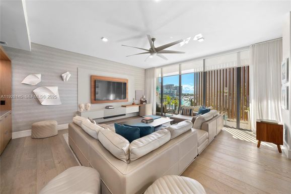 3581 E Glencoe St # 403, Miami FL 33133