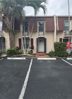 1001 E Three Islands Blvd # 36, Hallandale Beach FL 33009