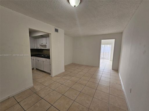 3610 NW 21st St # 206, Lauderdale Lakes FL 33311