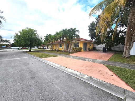20023 SW 123rd Ave, Miami FL 33177