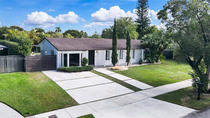 10511 SW 122nd Ct, Miami FL 33186