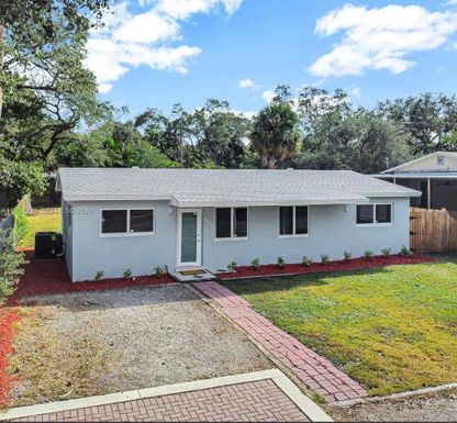 4960 SW 28th Ter, Dania Beach FL 33312