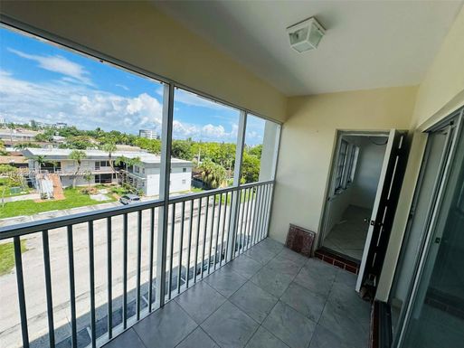 330 SE 2nd St # 404G, Hallandale Beach FL 33009