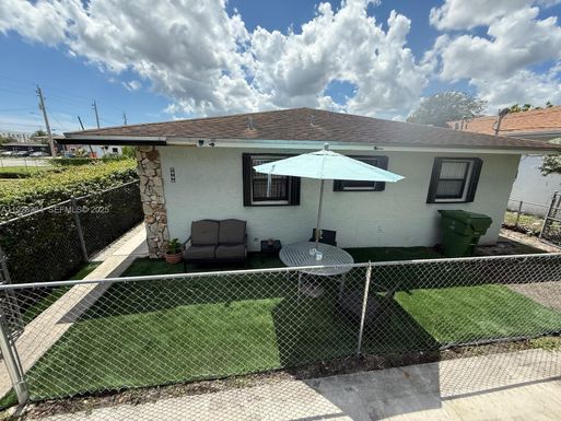208 NW 7th St # 2, Hallandale Beach FL 33009
