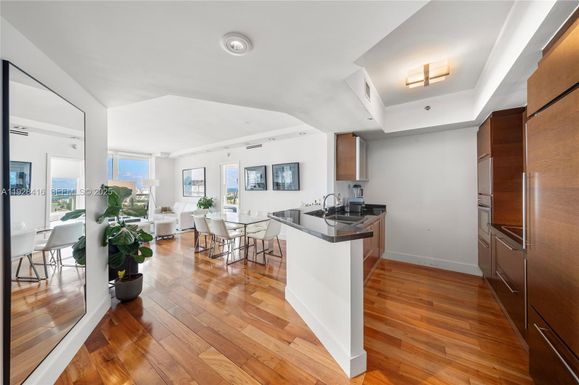 450 Alton Rd # 1610, Miami Beach FL 33139