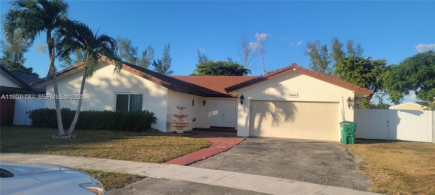 5861 NW 201st Ln, Hialeah FL 33015
