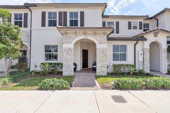 2358 NW 125th St, Miami FL 33167