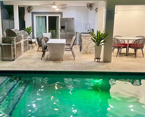 3675 SW 26th St, Miami FL 33133