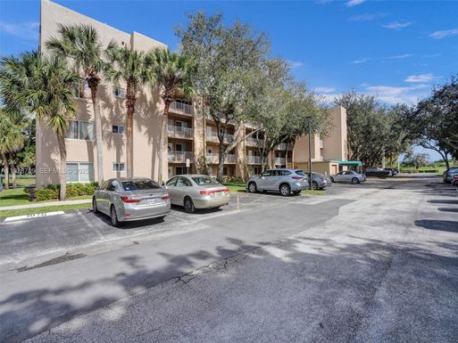 9470 Tangerine Pl # 207, Davie FL 33324
