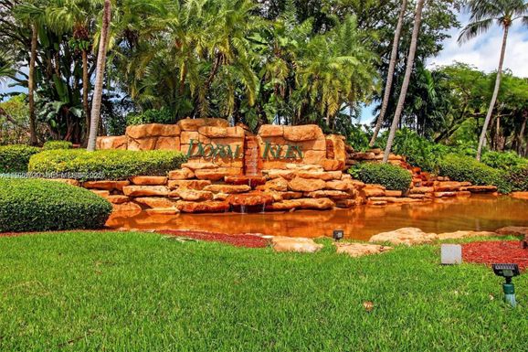 11308 NW 58th Ter, Doral FL 33178