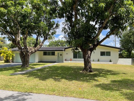 8265 SW 149th Dr, Palmetto Bay FL 33158