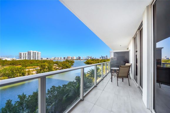 16385 Biscayne Blvd # 503, North Miami Beach FL 33160