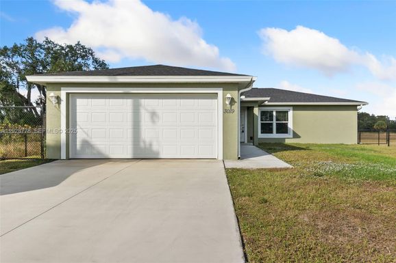 3019 Honeywood Rd, La Belle FL 33935