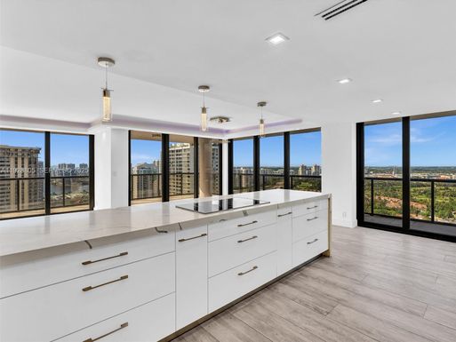 19667 Turnberry Way # 27D, Aventura FL 33180