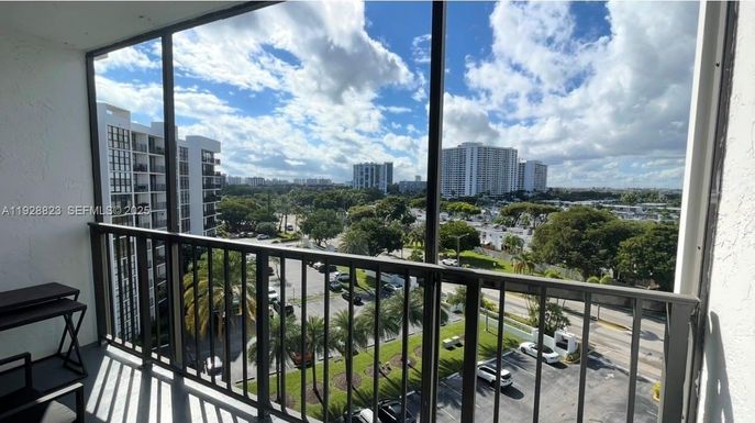 800 Parkview Dr # 807, Hallandale Beach FL 33009