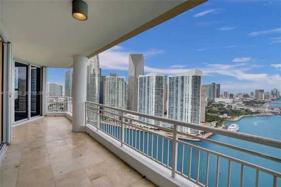 848 Brickell Key Dr # 3206, Miami FL 33131