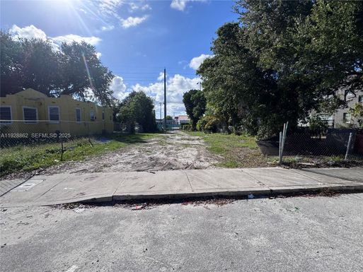 6320 NW 4th Ave, Miami FL 33150