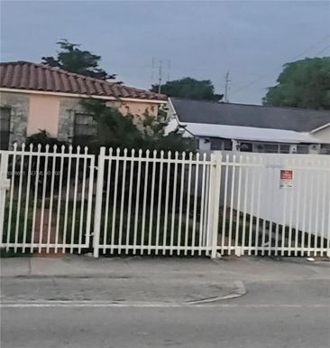 2245 NW 3rd St # B, Miami FL 33125