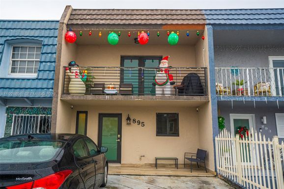 895 W 80th Pl, Hialeah FL 33014