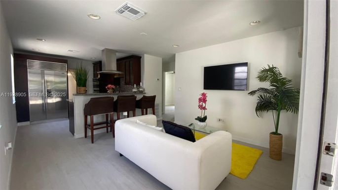 1947 Garfield St, Hollywood FL 33020