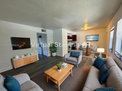 1525 NE 135th St # 17, North Miami FL 33161