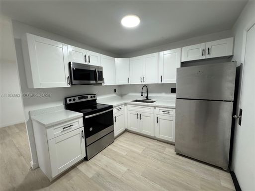 12215 W Dixie Hwy # 103, North Miami FL 33161