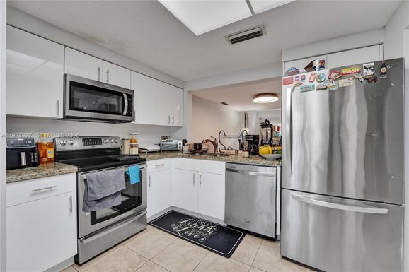 3592 NW 83rd Ln, Sunrise FL 33351