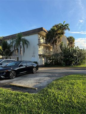 1751 NW 75th Ave # 201, Plantation FL 33313