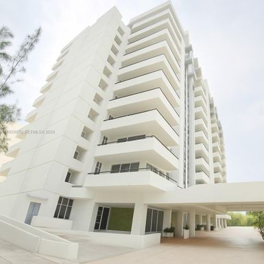 3200 Collins Ave # 8, Miami Beach FL 33140