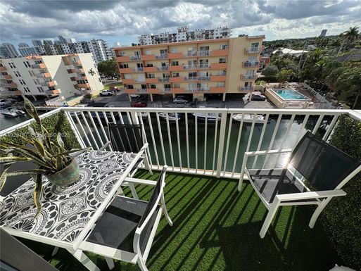 3536 NE 168th St # 504, North Miami Beach FL 33160