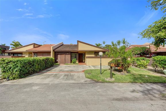 1051 NE 204th Ln, Miami FL 33179
