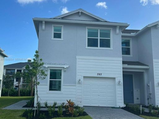 393 SE Crossoak Ln, Port St. Lucie FL 34984