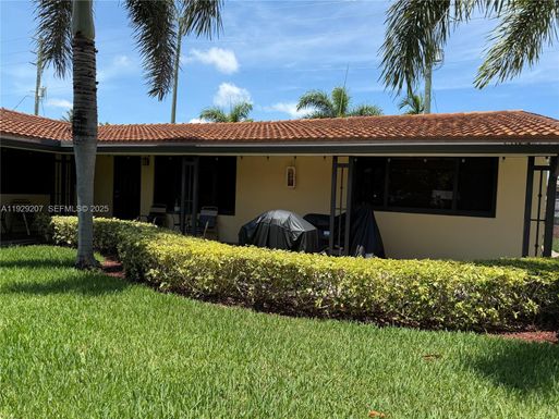 811 NE 10th St # 5, Hallandale Beach FL 33009