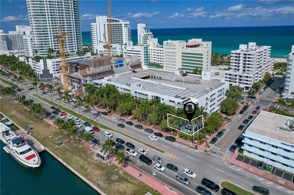 4332 Collins Ave # 201, Miami Beach FL 33140