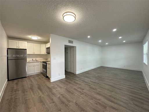 2500 Johnson St # 14, Hollywood FL 33020