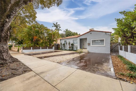 2520 SW 13th St, Miami FL 33145
